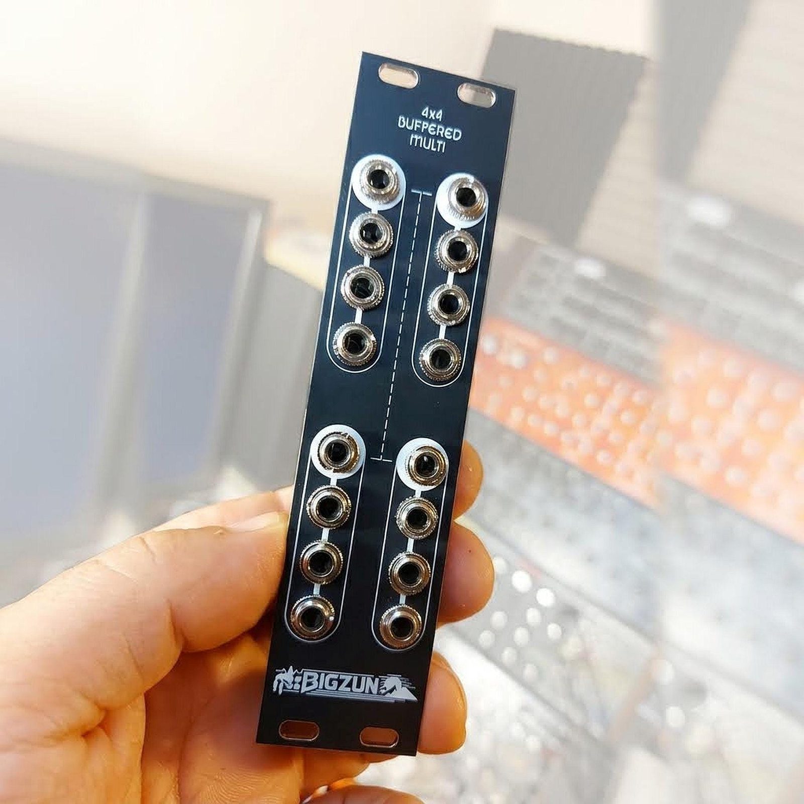 4×4 Buffered Multi